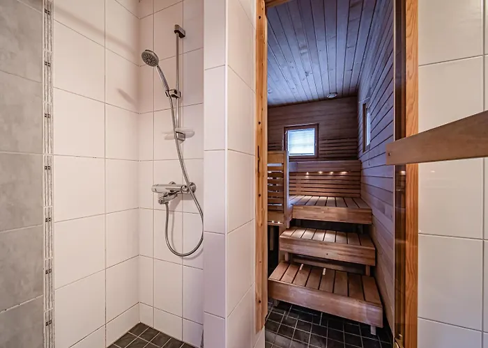 Hiihtogreeni B Ski-in Ski-out By Aavalevi * ليفي