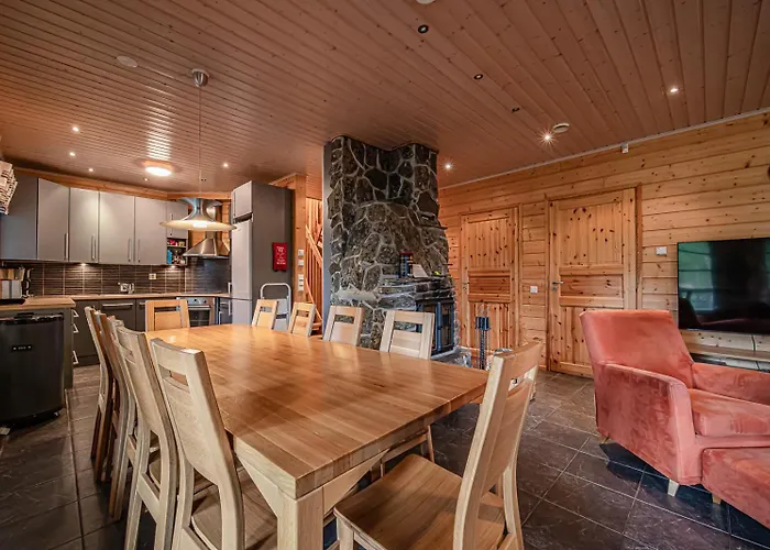 Hiihtogreeni B Ski-in Ski-out By Aavalevi * ليفي